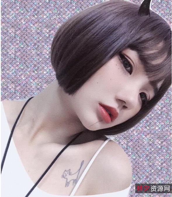 九狐仙抖M狐狸精：高颜值火辣网红，77V-1.5G精彩视频等你来指教！