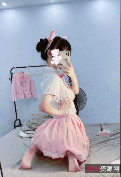 某推新晋超级人气超粉嫩甜美可爱妹子女神【精选光“阴”】粉嫩罗莉（芊芊qianfff）最新精品合集[4V-308MB]