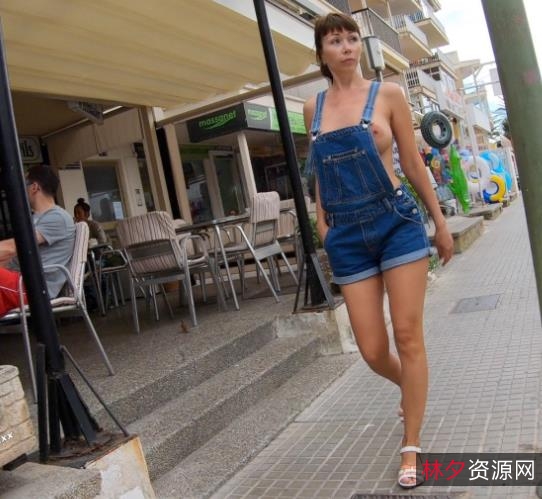 Naughty_lada欧美风性感透视装,让老阿姨也能在公共场合下垂手可得!