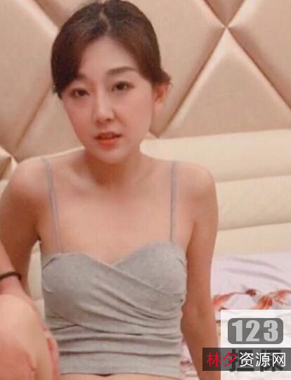 1.酱mikic与胖子粉丝视频:微博招数大揭秘!2.酱mikic与胖子粉丝视频:脚下的花样奥利给!3.酱mikic与胖子粉丝视频:腿系列大放送!4.酱mikic与胖子粉丝视频:自娱自乐系列,笑翻全场!