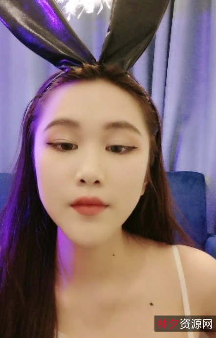 新人女神韩幼猫:收藏百度ED2K,11v26.9g视频大放异彩