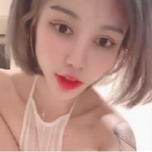 重点艺术学院美女与渣男分手曝光，完美身材惊艳视角，抖音推荐下载