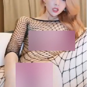 推特1部1.5G御姐绝顶自拍视频