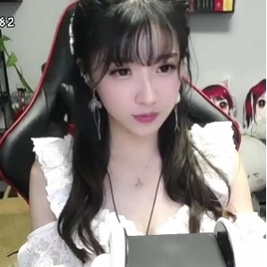 斗鱼小女巫露作品合集补档37.4G130追更含百度/ED2K娇躯扭动声线勾人微透蕾丝老司机必收